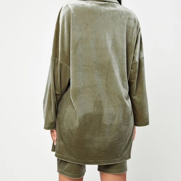 New Inventory 🔥Button Front Velvet Longline Blouse & Shorts Set Without Bra🔥 - Picture 5 of 7